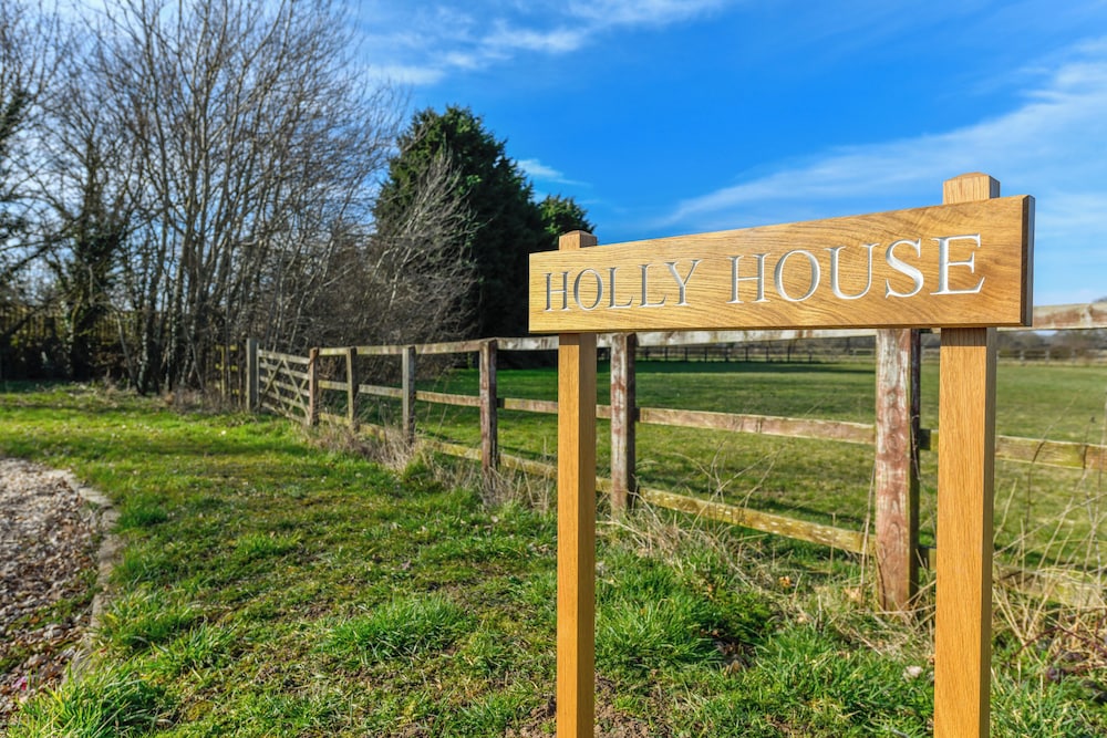 Holly House