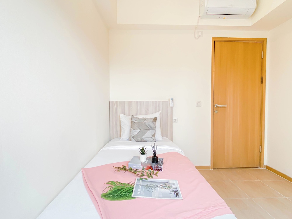Spacious 3Br With Neutral Toned At Meikarta Apartment