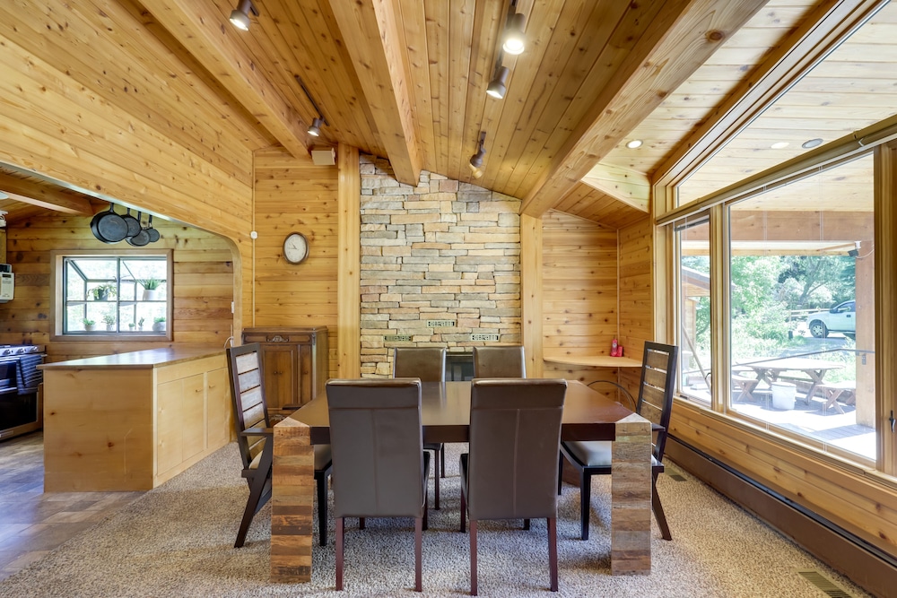 Cozy Provo Retreat With a Charming Fireplace! view 3