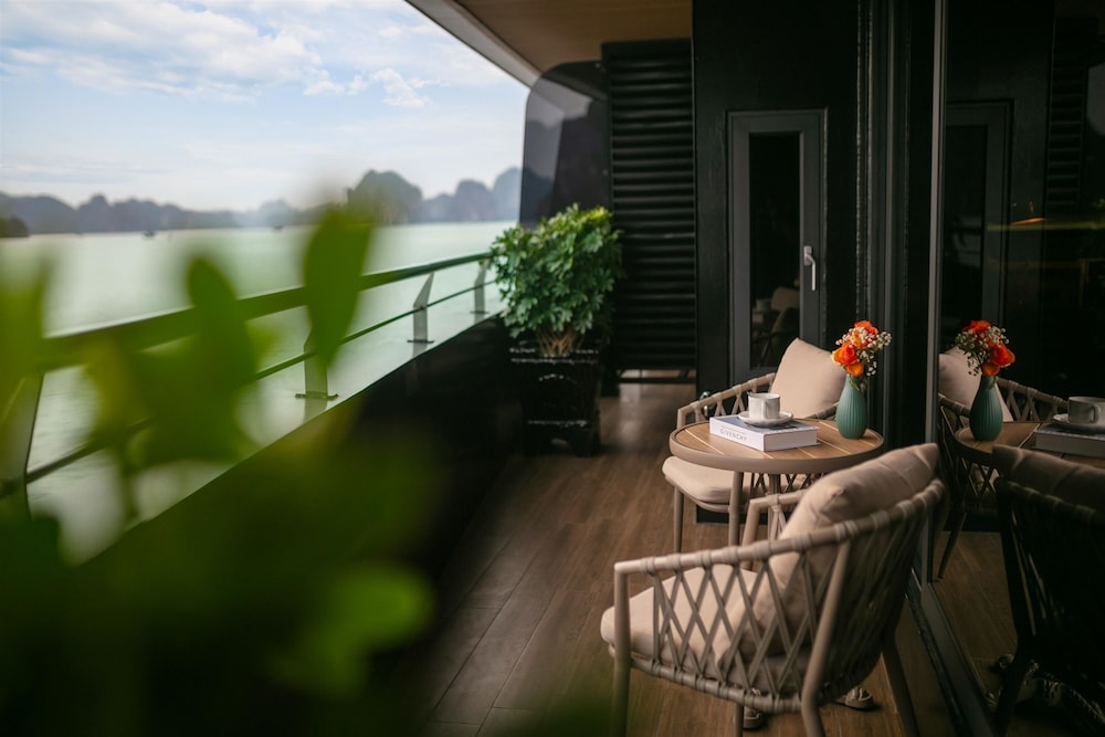 Calista Luxury Cruise