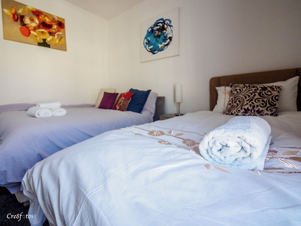 12 Cornwallis Lodge Family Room 1