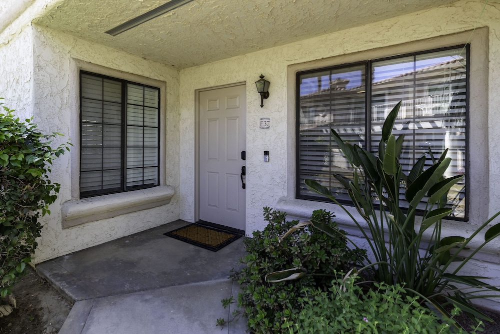 Panoramic Perfect w/ Amazing Views! 7-day Min view 5