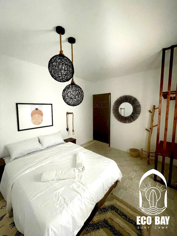 Eco Bay Surf Camp