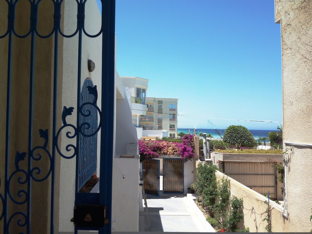 Partie de pittoresque maison en bord de mer