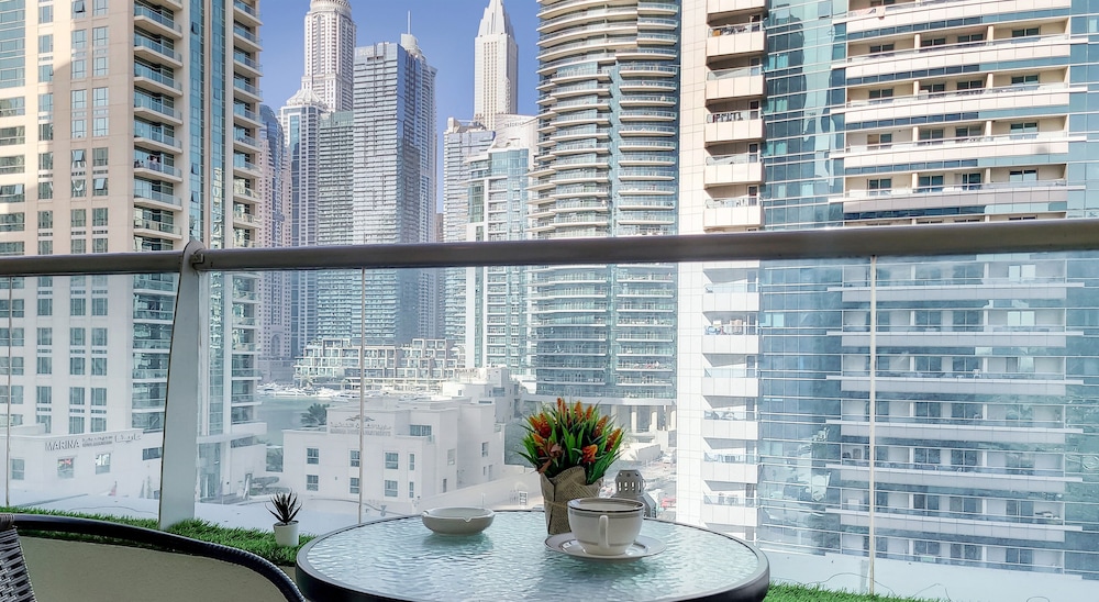 Manzil - Cozy 1BR in Dubai Marina w/ City Views