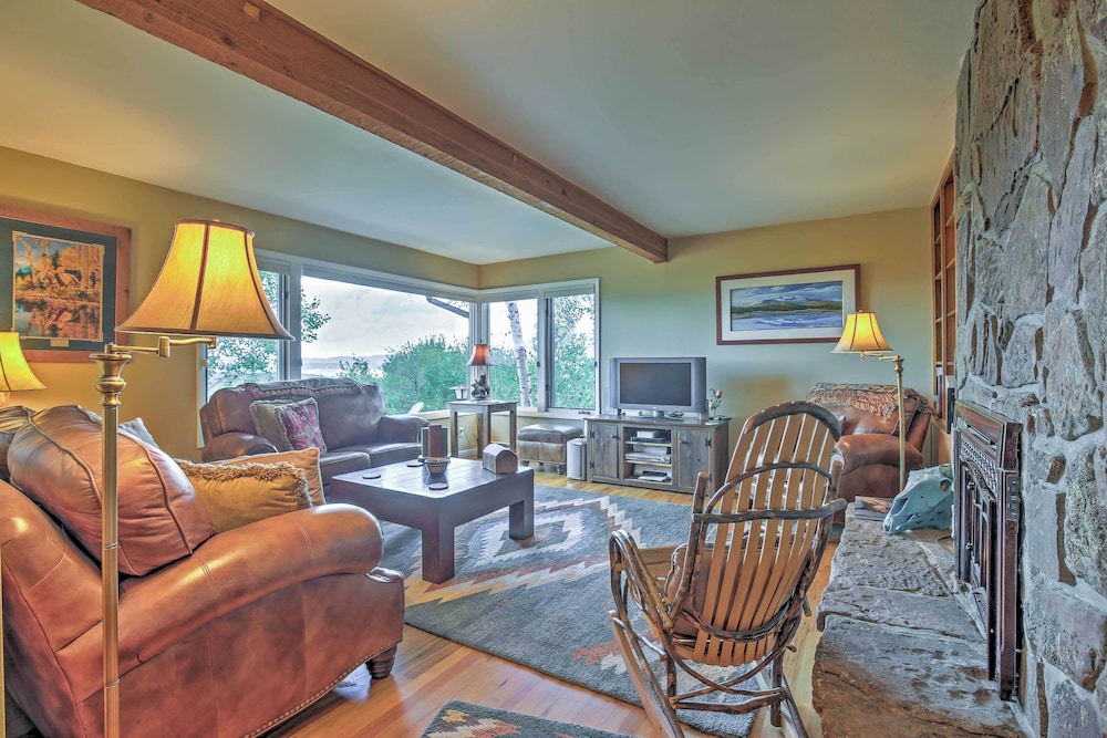 Steamboat Springs Home w/ Hot Tub + Mtn Views view 2