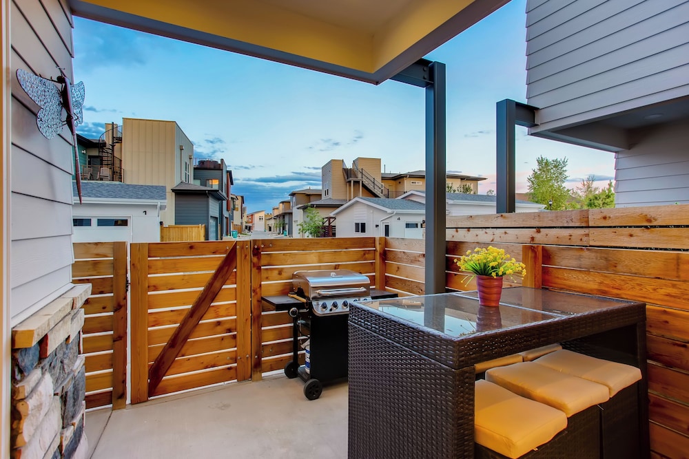 Old Town Group Retreat - New to Brewery District!