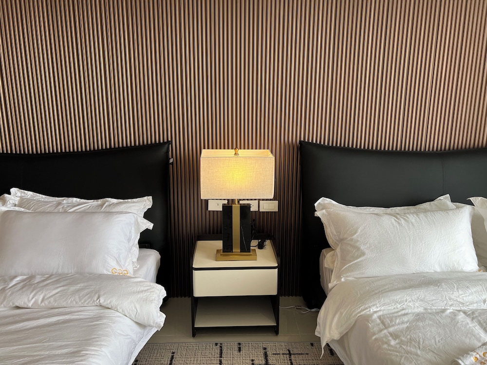 Luxurious European Style Penthouse Modern Apart ment Cross City of Dreams OKADA SOLAIRE MOA Airport
