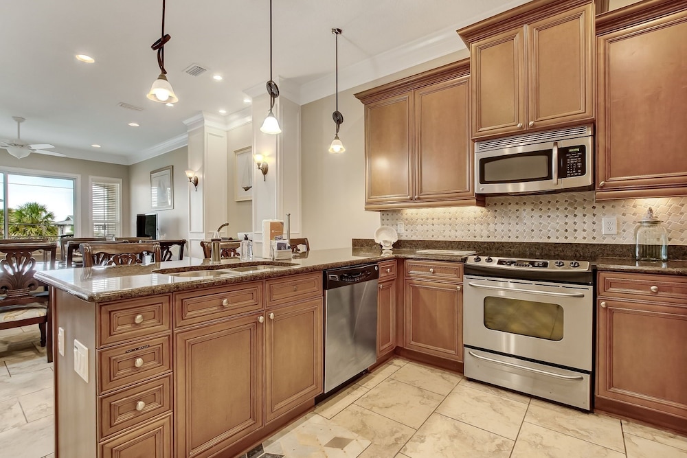 1931 S Fletcher 3 Bedroom Townhouse