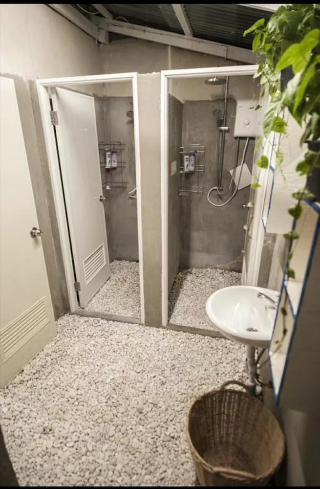 New S7 VIP - Hostel