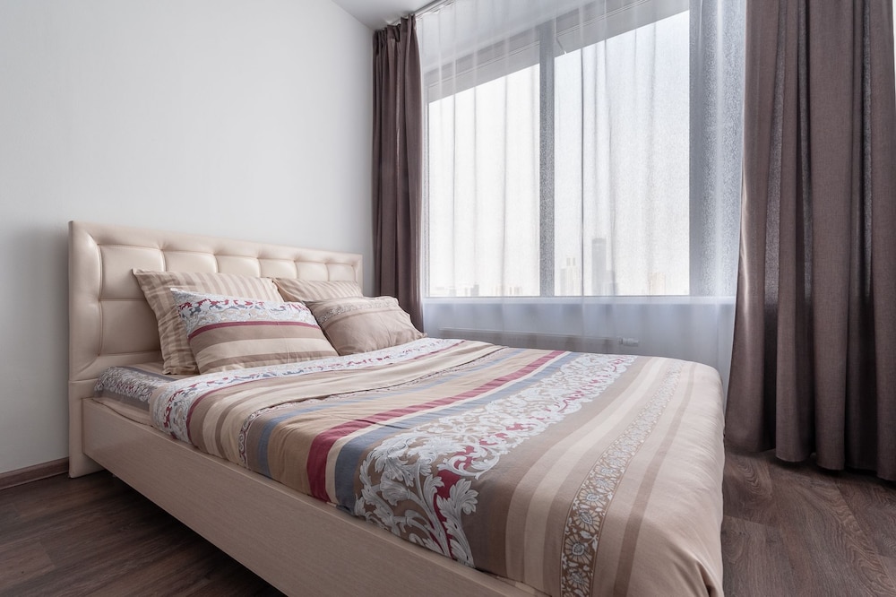 Studio Apartment on Malysheva 42a 14 floor