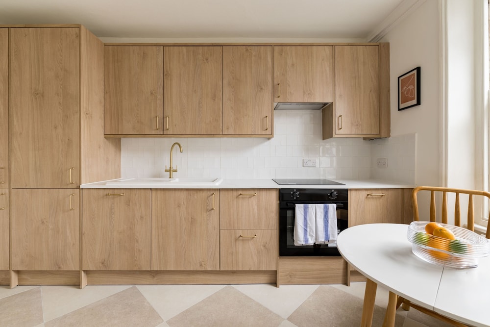 Stylish West Kensington Duplex