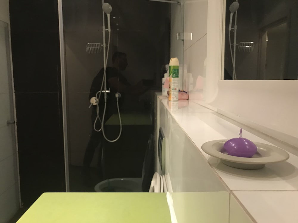 2Rooms Perfect Location 1Min to Beach