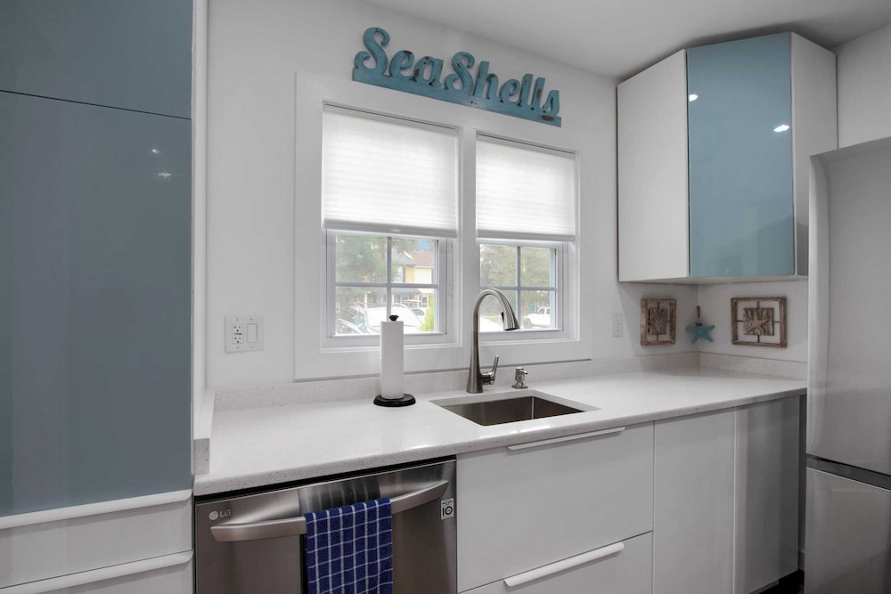 Shem Creek Retreat by Avantstay 10 Mins to Downtown Charleston Yard + Patio