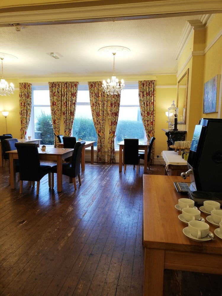 Newton House Hotel