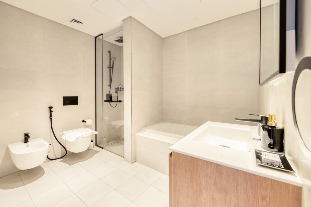 Smart and Contemporary Apt With Burj Khalifa View