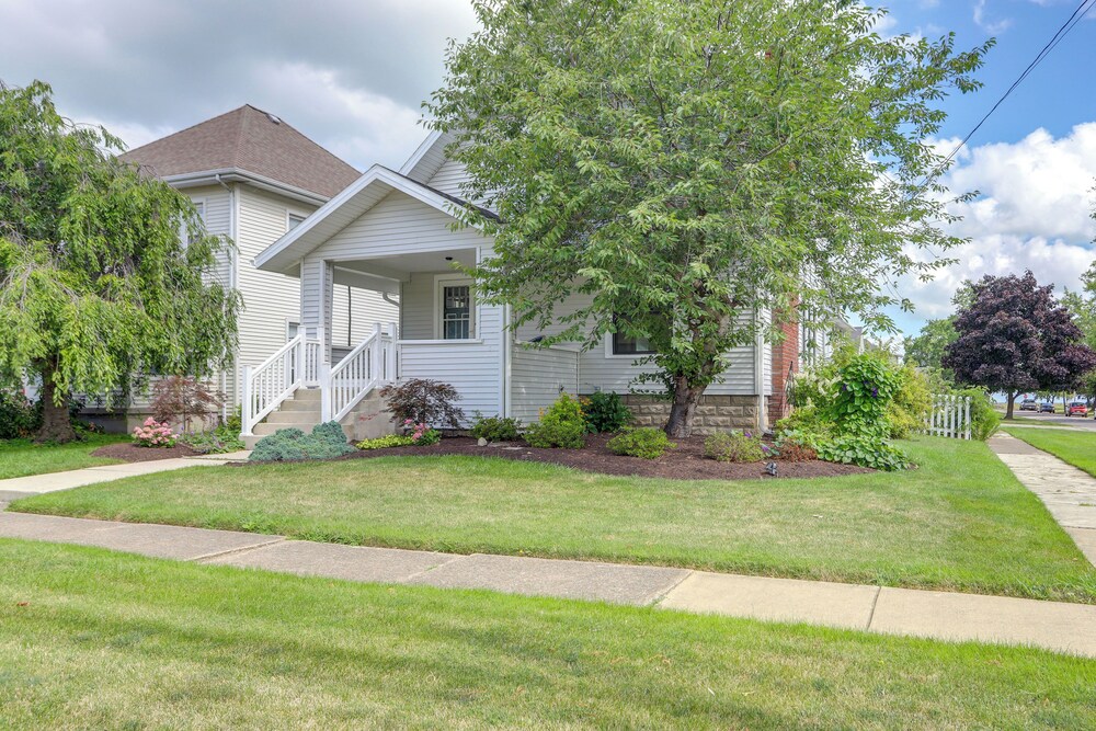 Port Clinton Home w/ Lake View - Walk to Beach! view 2