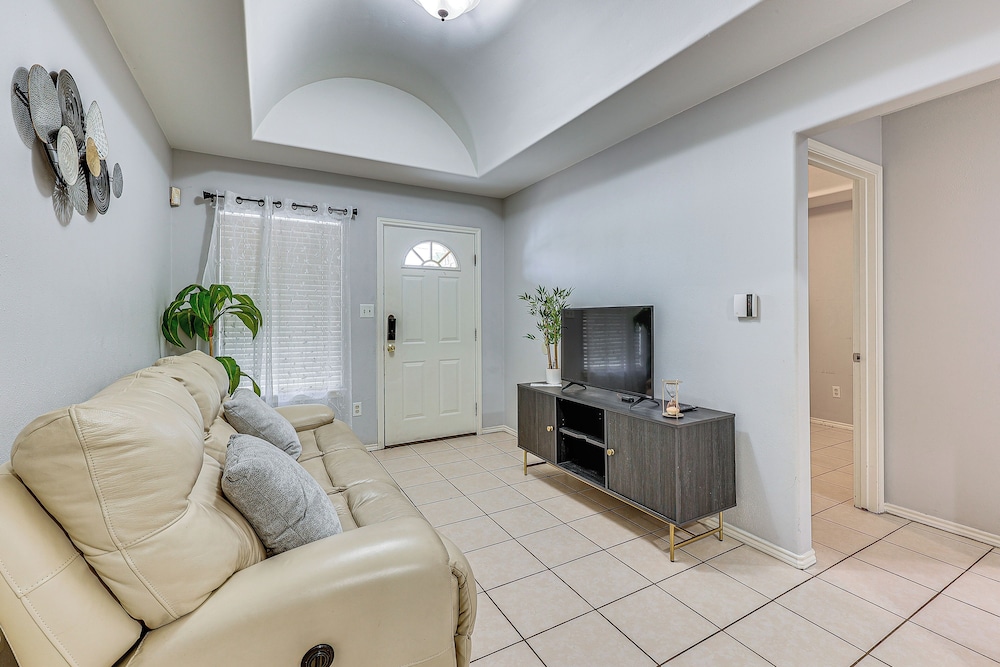 Near Utrgv & State Park: Cozy Mission Unit