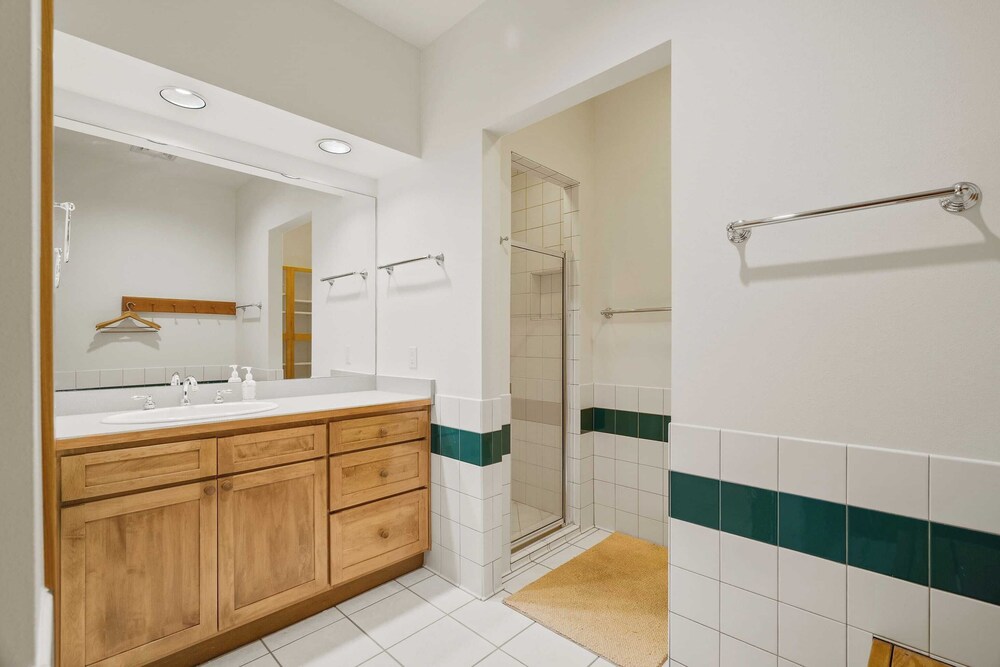 Luxury Mountain Estate w/ Indoor Pool, Gym & Hot Tub Near Keystone | Sleeps 19