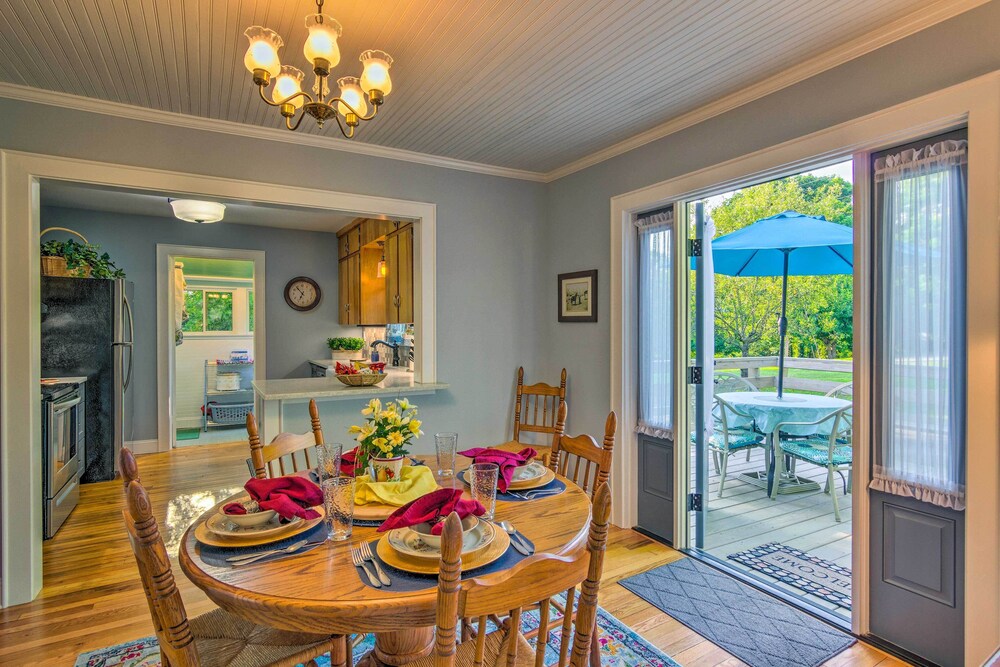 Restored Mars Hill Home on 1 Acre: Walk to Town! view 5