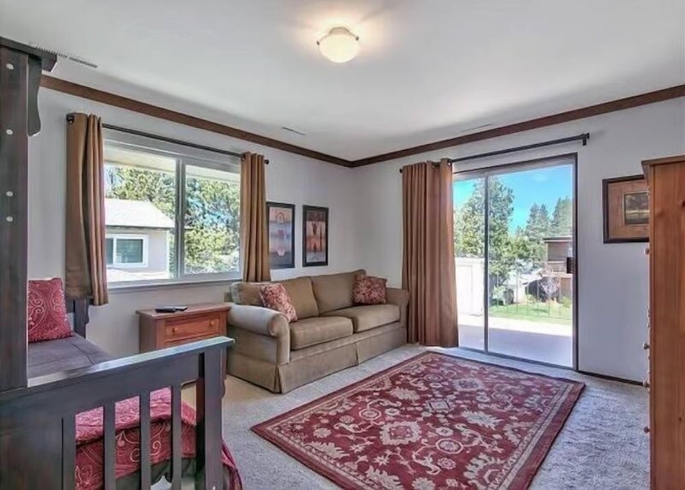 2148 Inverness Drive 3 Bedroom Home