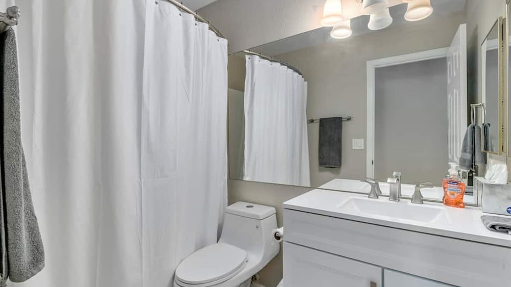 North Phoenix 4 Bdrm Vacation Home W/pool & Games!
