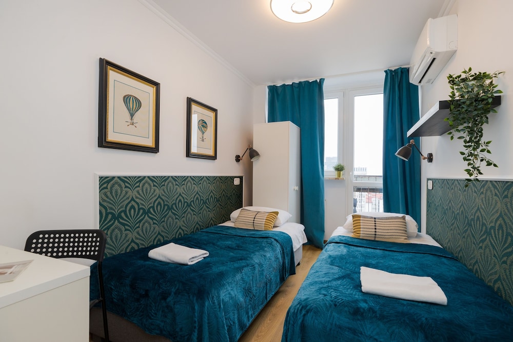 UNIT Short Rent Apartment by Warsaw Metro Station