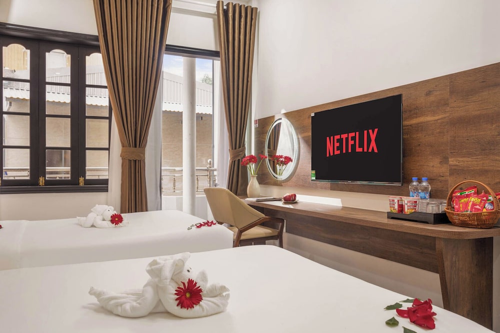 Kly Luxury Hotel