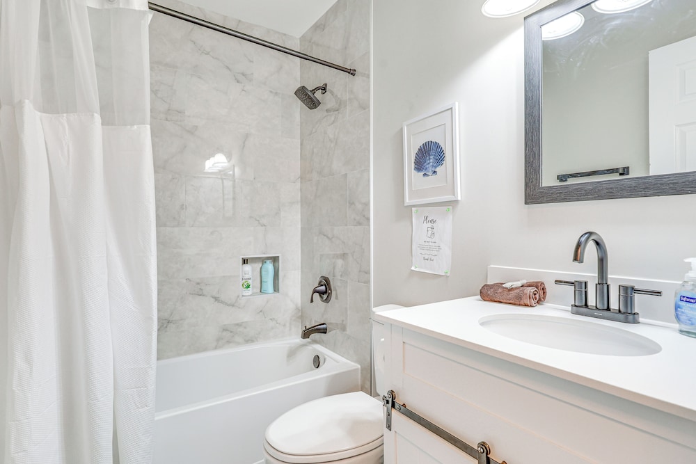 Updated Wilmington Home Near Intracoastal Access