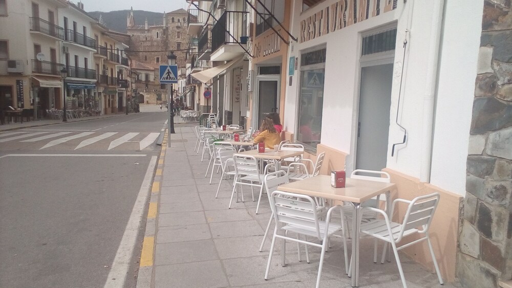 Hostal Restaurante Lujuan - Property Image 15