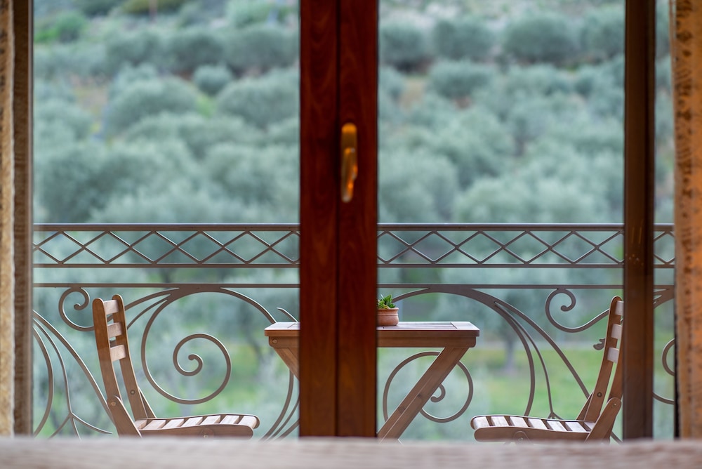 Paul's American Mansion- Volos suburb