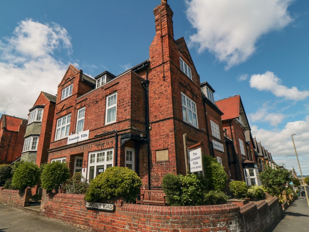 Lonsdale Villa