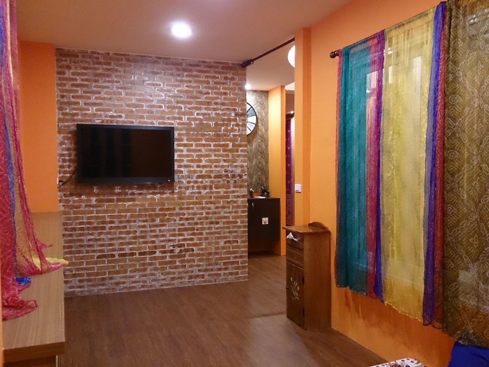 Photo 33