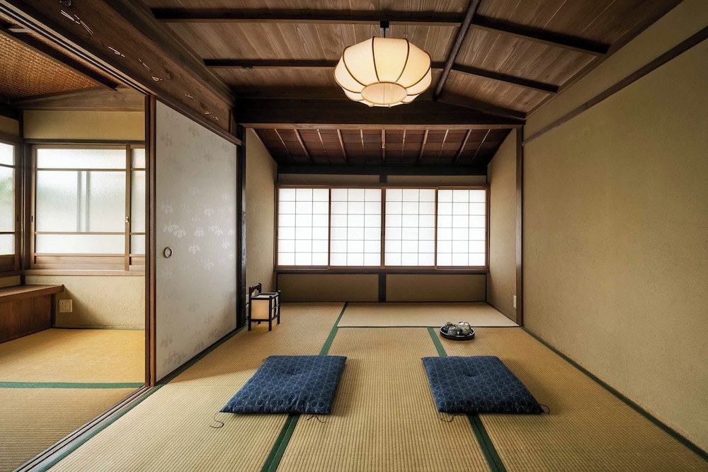 Gion Koyuan