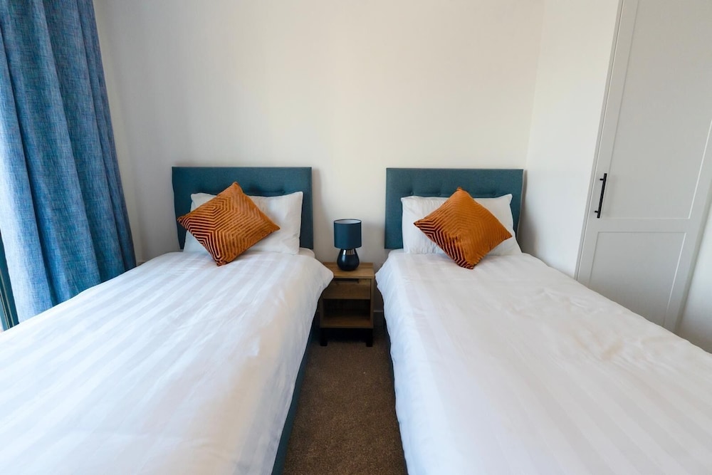 Luxe I Penthouse I Balcony I City Views I Parking I Liverpool City Center I