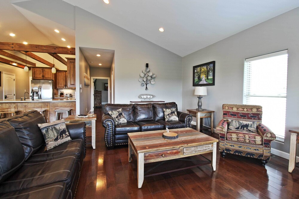 Pet-friendly Smoky Mountain Retreat w/ Game Room! view 2