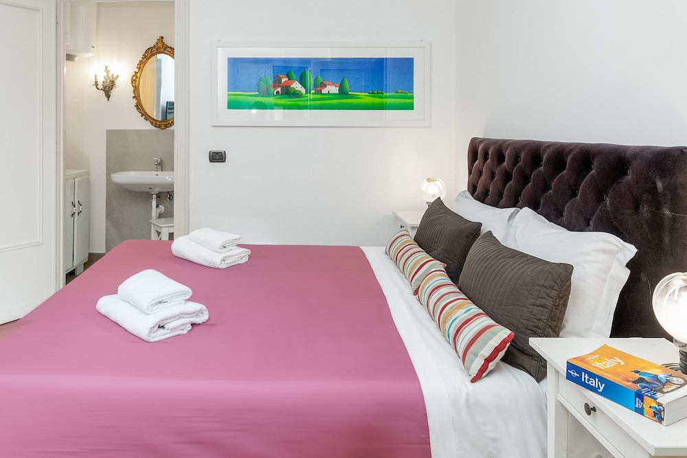 Corso in Roma With 3 Bedrooms and 3 Bathrooms