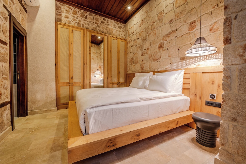 Belmondo Süitler - Image 38