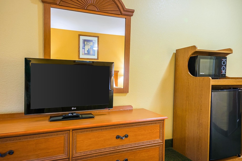 Franklin Vacations - Quality Inn  Suites Franklin - Property Image 5
