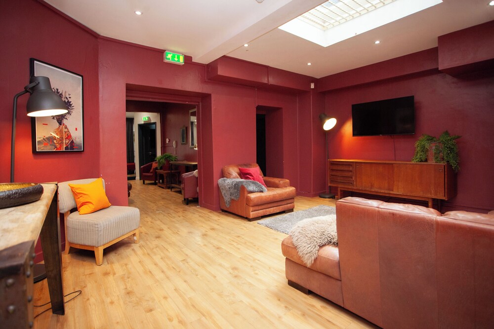 higgihaus 107 Sleeps 4 Monday - Friday