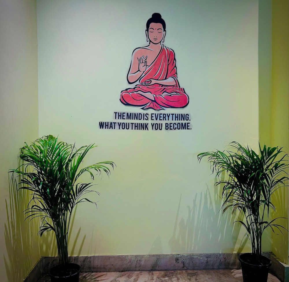 Hotel GoodLuck House Near Delhi Airport