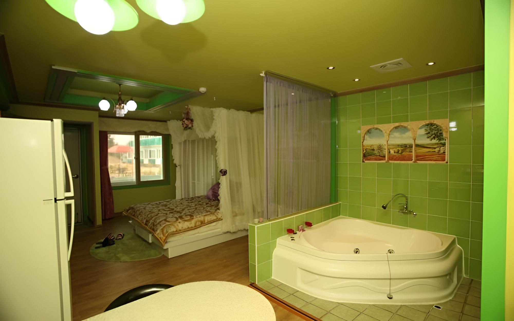 Photo 9