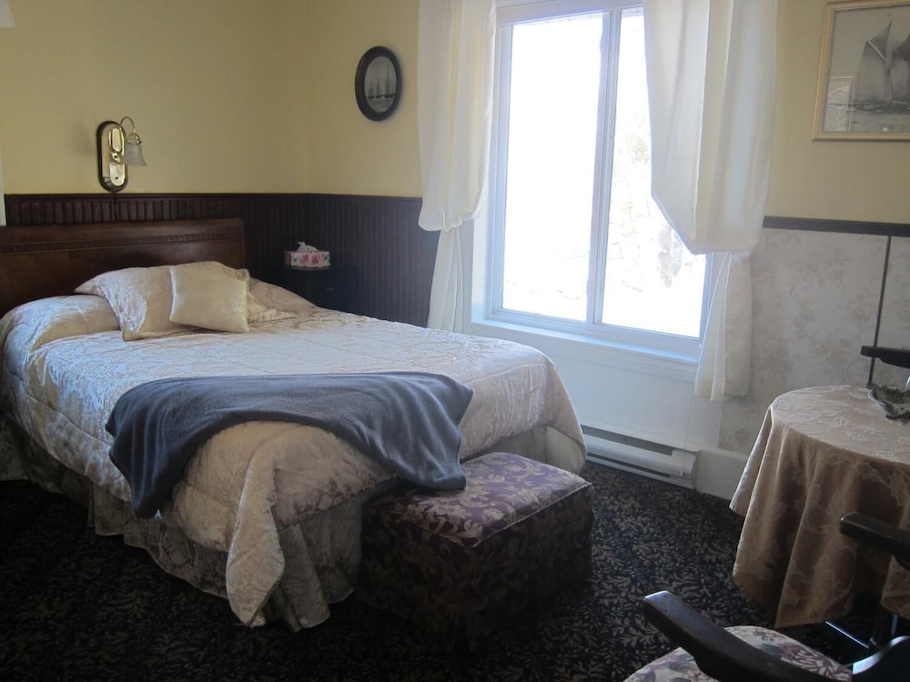 Salmon River Country Inn