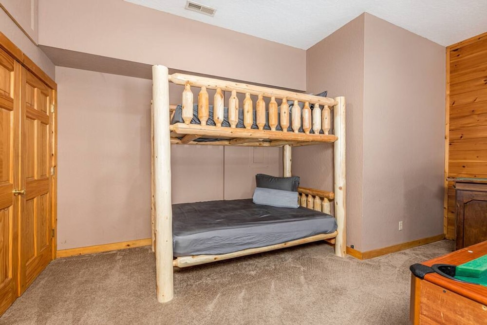Secluded 3BR Cabin w Hot Tub Dog Friendly Sleeps12