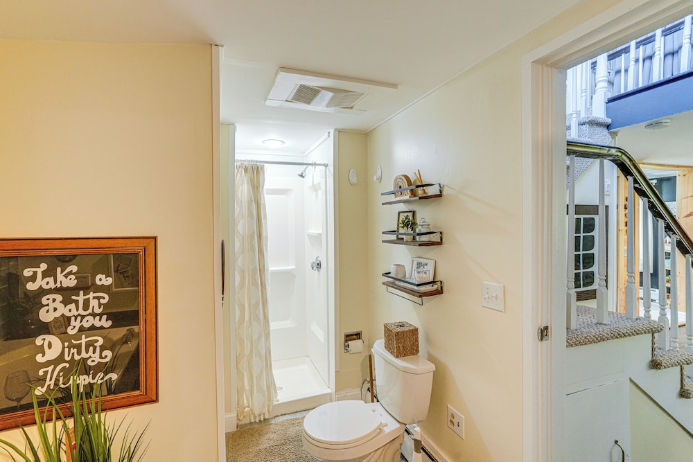 Family-friendly Richmond Cottage w/ Private Yard