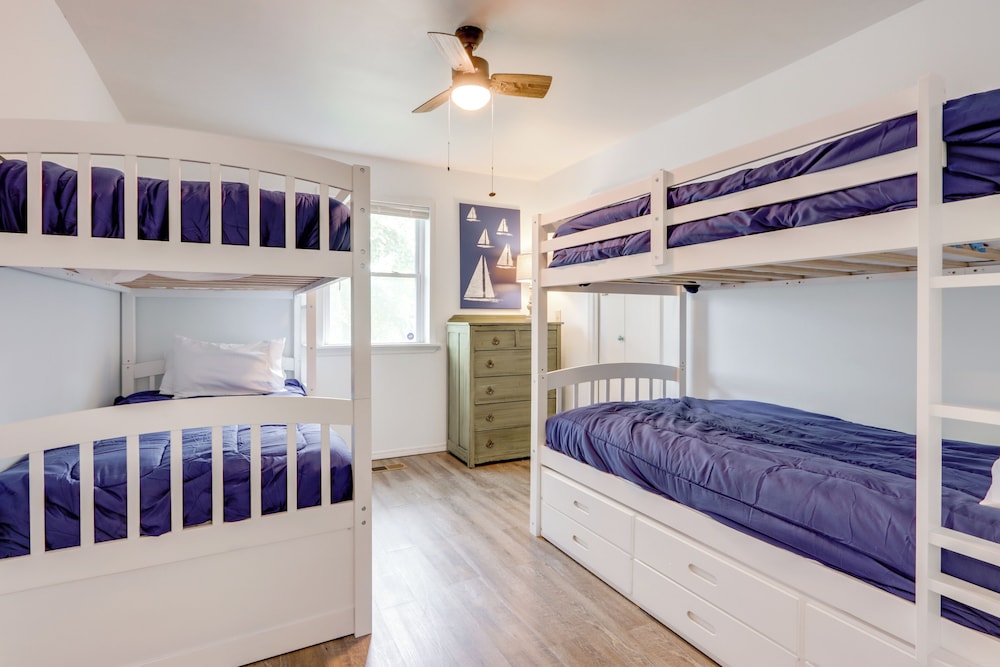 Dock + Views: Scenic Group Retreat on Grand Lake!