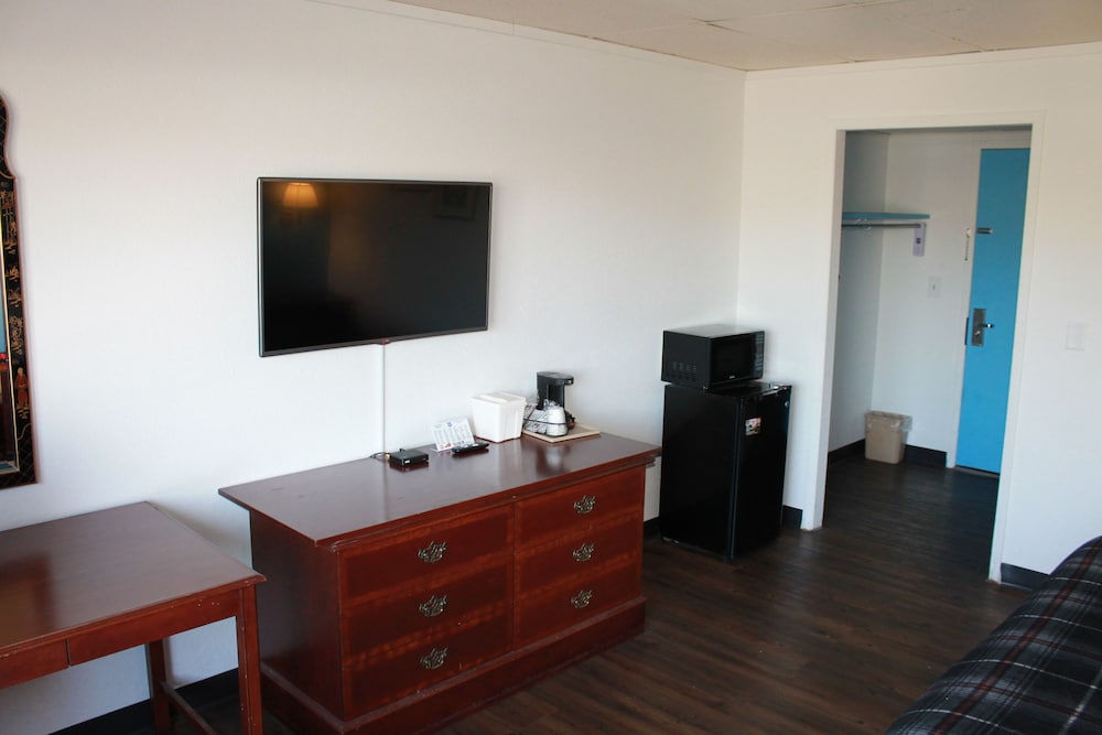 Wyatt Earp Hotel