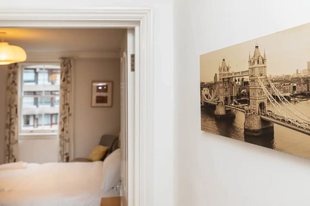 2 Bedroom 2 Bathroom Victorian Maisonette in Barbican