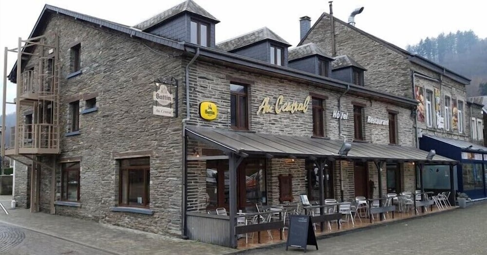 Hotel Au Central - Image 1