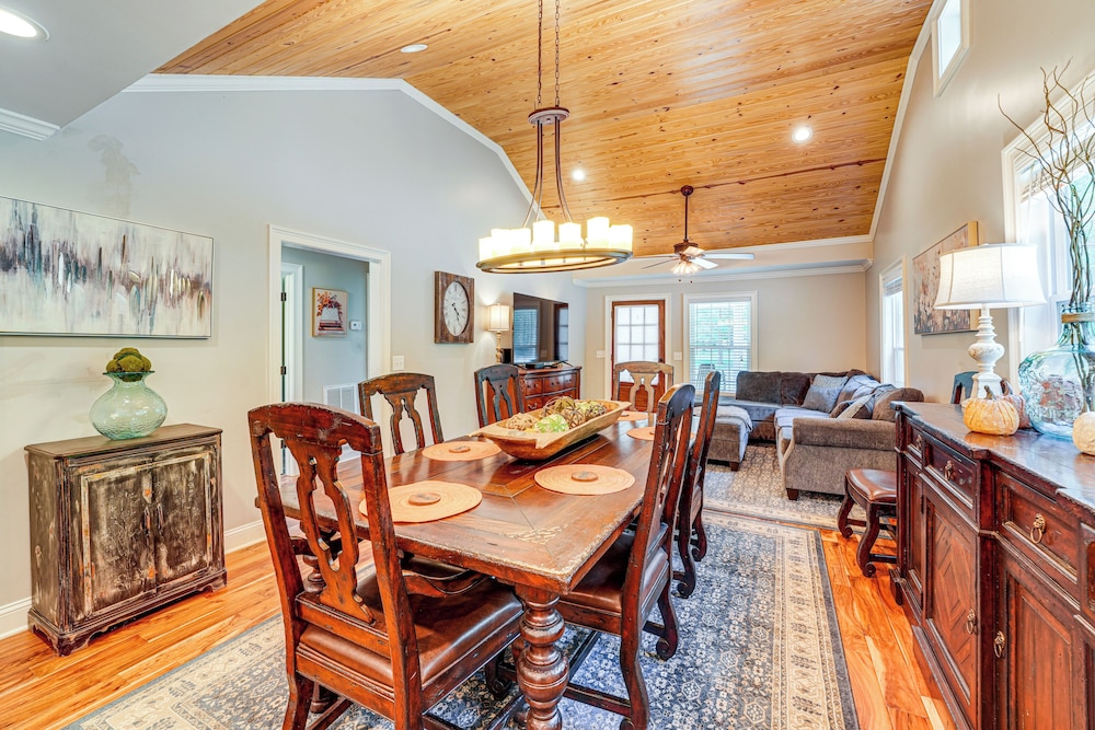 Peaceful Home w/ Porch & Yard, 5 Mi to Rome!